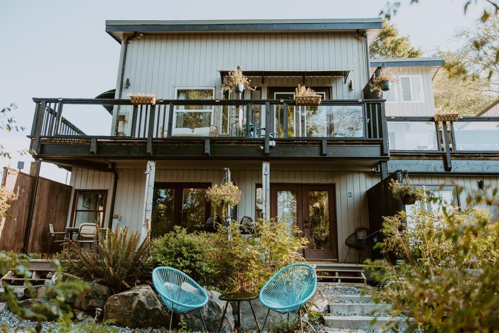 Lunar Cove Inn Charters And Tours Tofino Ngoại thất bức ảnh
