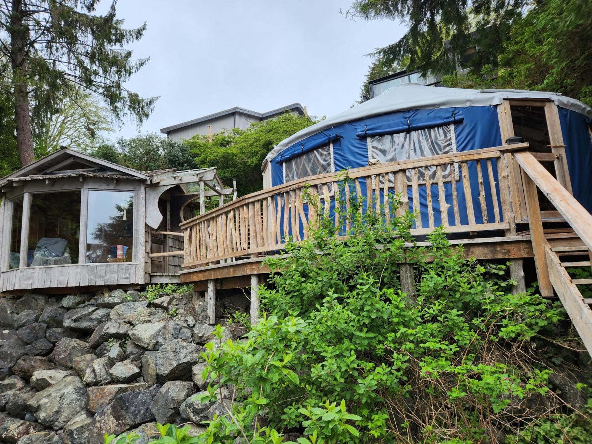 Lunar Cove Inn Charters And Tours Tofino Ngoại thất bức ảnh