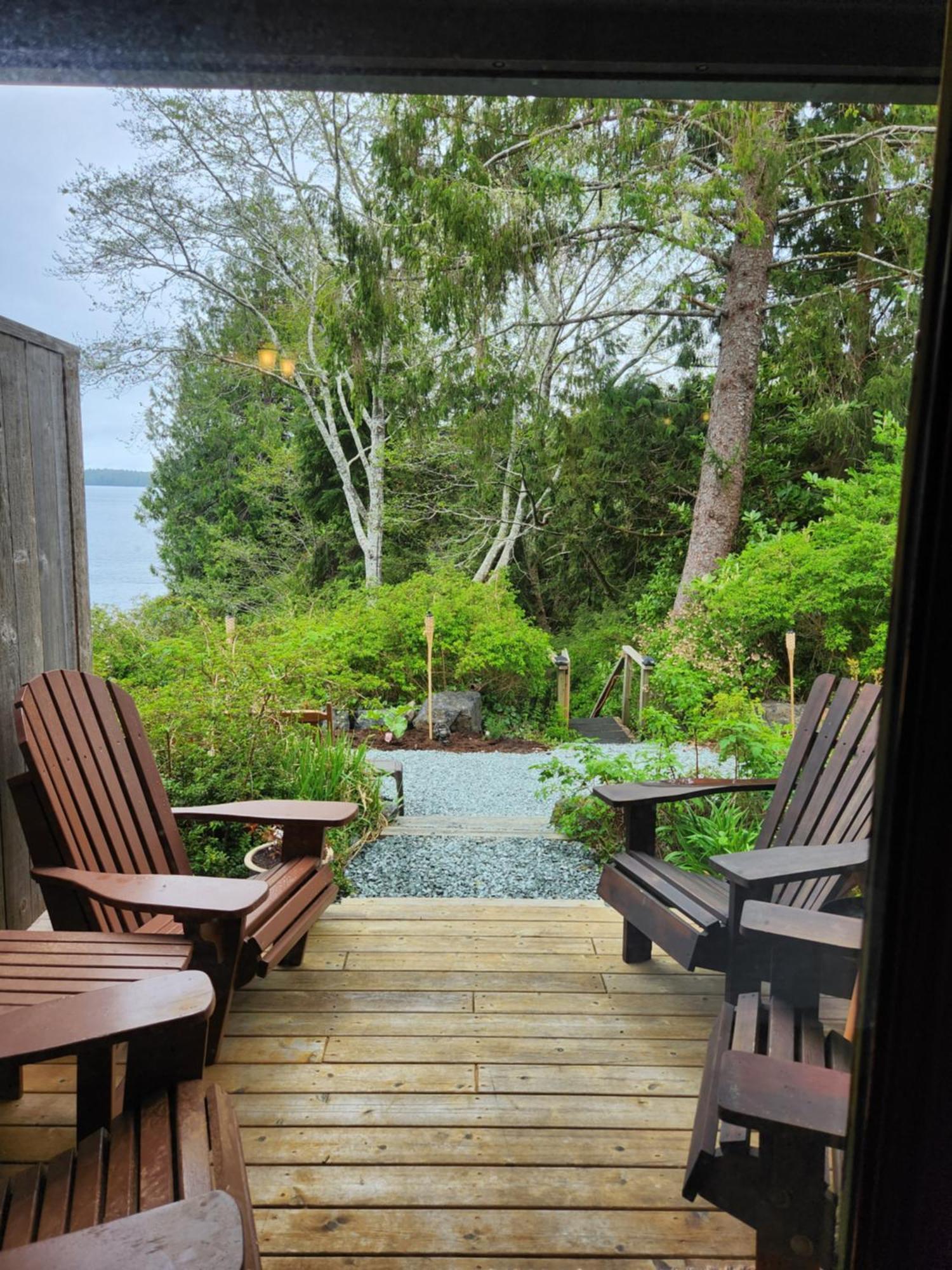 Lunar Cove Inn Charters And Tours Tofino Ngoại thất bức ảnh